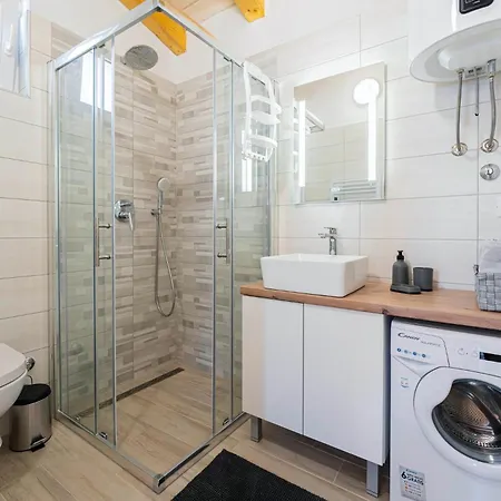 Modean In - Haus Fuer 2-3 Personen Póla