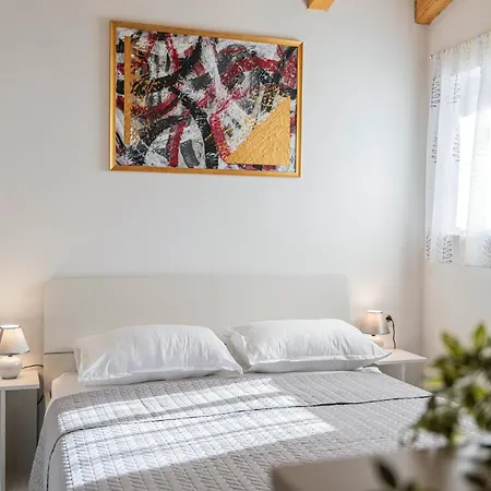 Modean In - Haus Fuer 2-3 Personen Póla