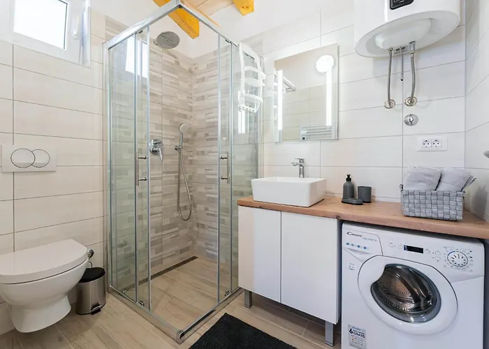 Modean In - Haus Fuer 2-3 Personen بولا